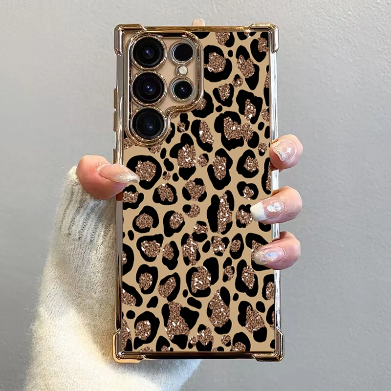 Leopard Print Smartphone Case - Stylish and Durable Cover