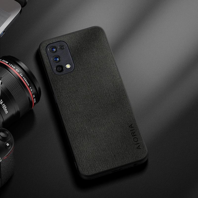 Sleek and Durable Wood Grain Leather Case - Simple & Lightweight Design