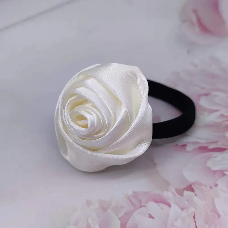 Elegant Pearl Flower Hair Scrunchie - Stylish Korean Hair Accessory