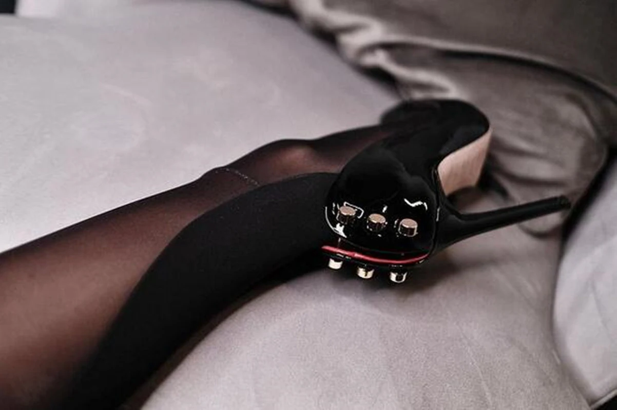 Black/red Mixed Color Pumps Metal Decoration Buckle Back Cover Stiletto High Heels Slip On Pointed Novel Sexy Women Pumps