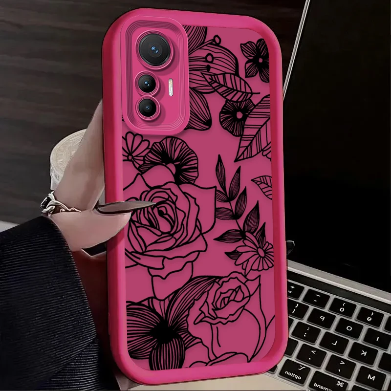 Retro Black Flower Phone Case - Elegant Protective Cover