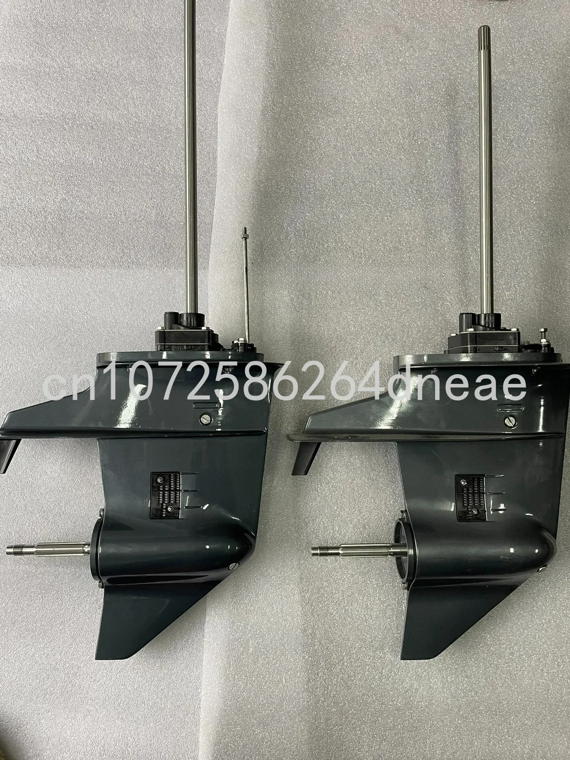 TheOutboardEngineHasA2stroke30HorsepowerGearboxandLower