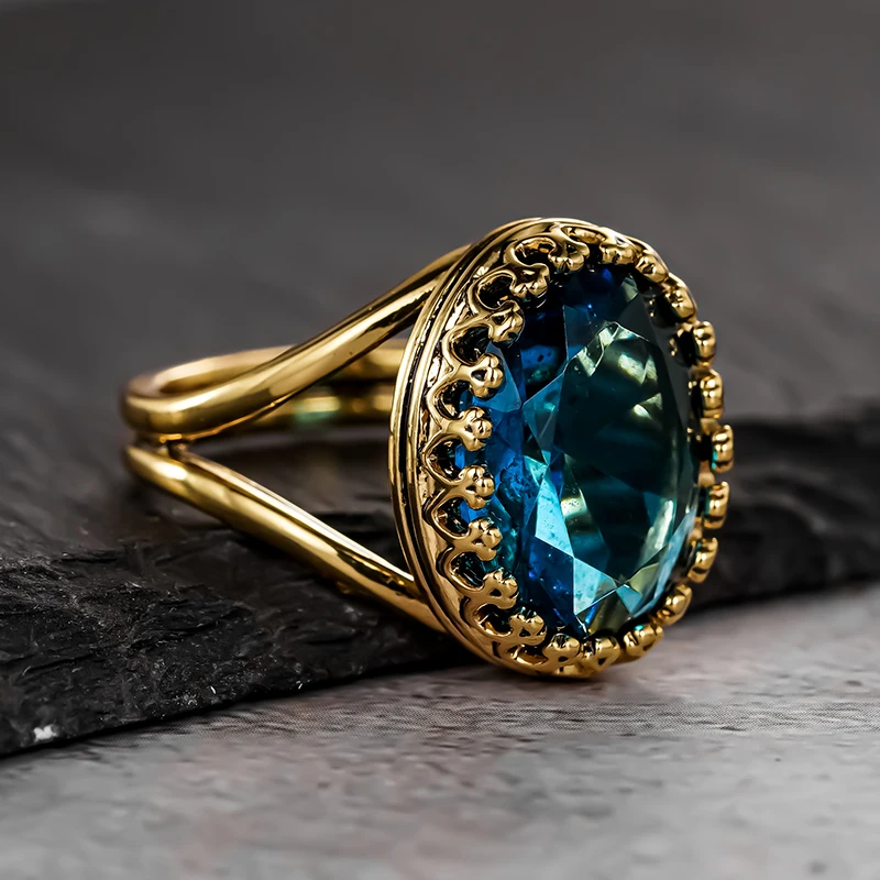 Huitan Luxuriöser goldfarbener Damenring mit glänzendem ovalem blauen CZ, eleganter Hochzeitsschmuck für Damen, klassisches Accessoire für eine charmante Party – Detail 4