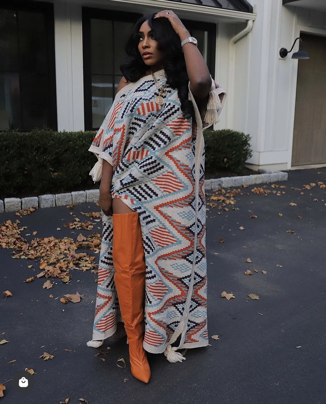 大型 NEW ETHNIC Seidea Print Design Ochre & White Modal Satin Floral Printed Maxi Cape Dress by