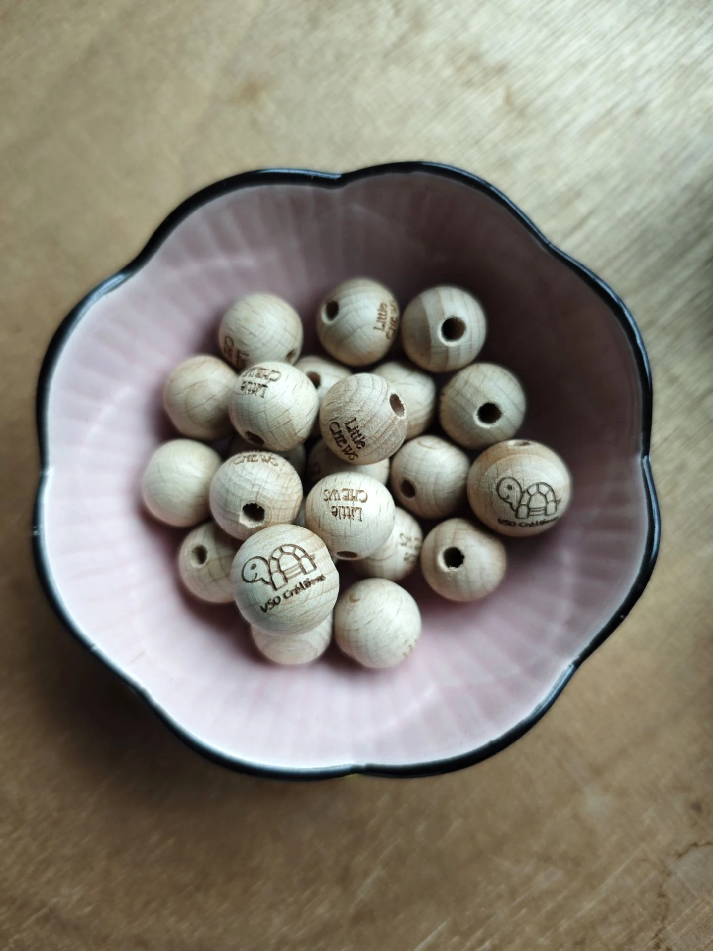 14mm 너도밤나무 원형 나무 구슬 맞춤 레이저 인쇄 로고 패턴 숫자 문자 알파벳 원형 천연 각인 나무 구슬 치발기