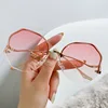 Fashion Sunglasses Women Metal Female UV400 Vintage Ladies Stylish Design Oversized Square Sunglasses For Women 3