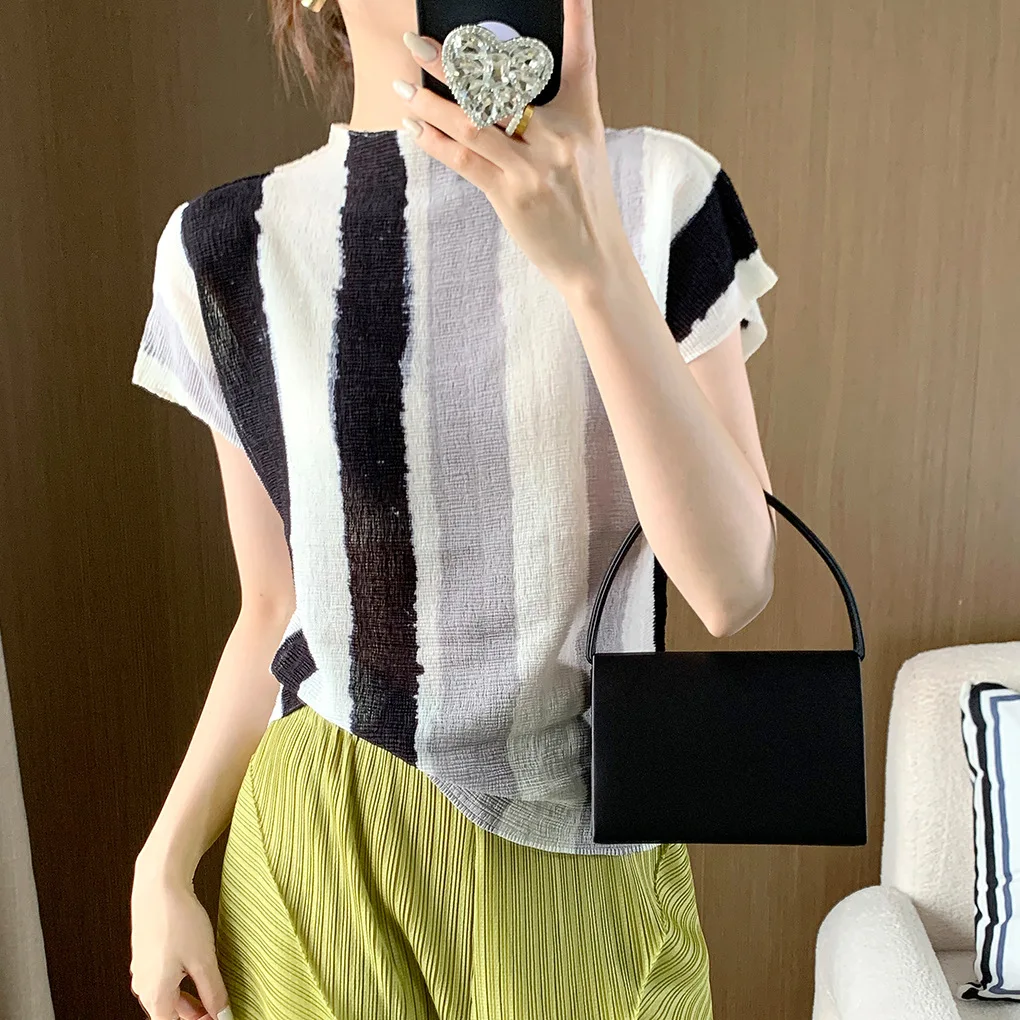 

Women's blouse Miyake Pleated Fashion Semi-turtleneck printed short-sleeved T-shirt