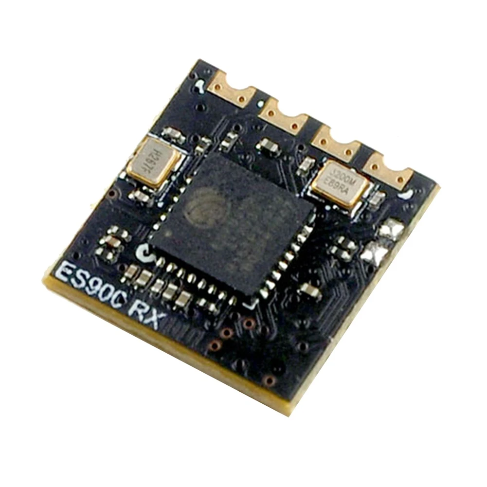 Module tuner ES900TX ELRS CRSF connecté à une radiocommande, prêt pour le drone.