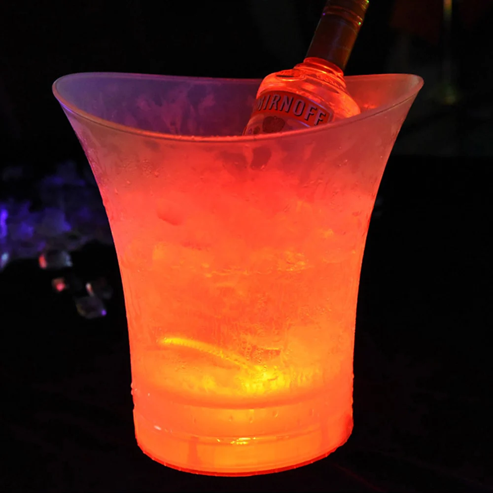 4 Color LED LED Light Up Champagne Beer Bucket Bars Night Party New Waterproof Plastic Ice Bucket 5L Bars Nightclubs