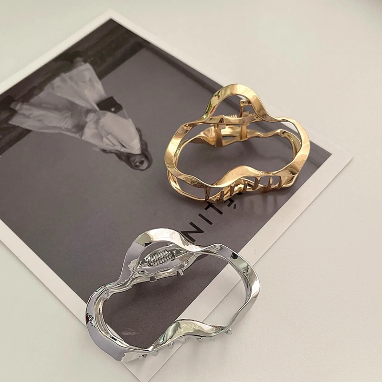 VANIKA Frau flüssige unregelmäßige Haarnadeln Punk-Stil Metall Haarklammern Pferdeschwanz Klaue Clip minimalistischen Stil Haarspange FÜR MÄDCHEN Tiara – Detail 10