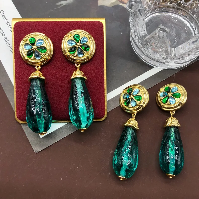 Vintage Marking Cloud Pattern Pendant Glass Ear Clip