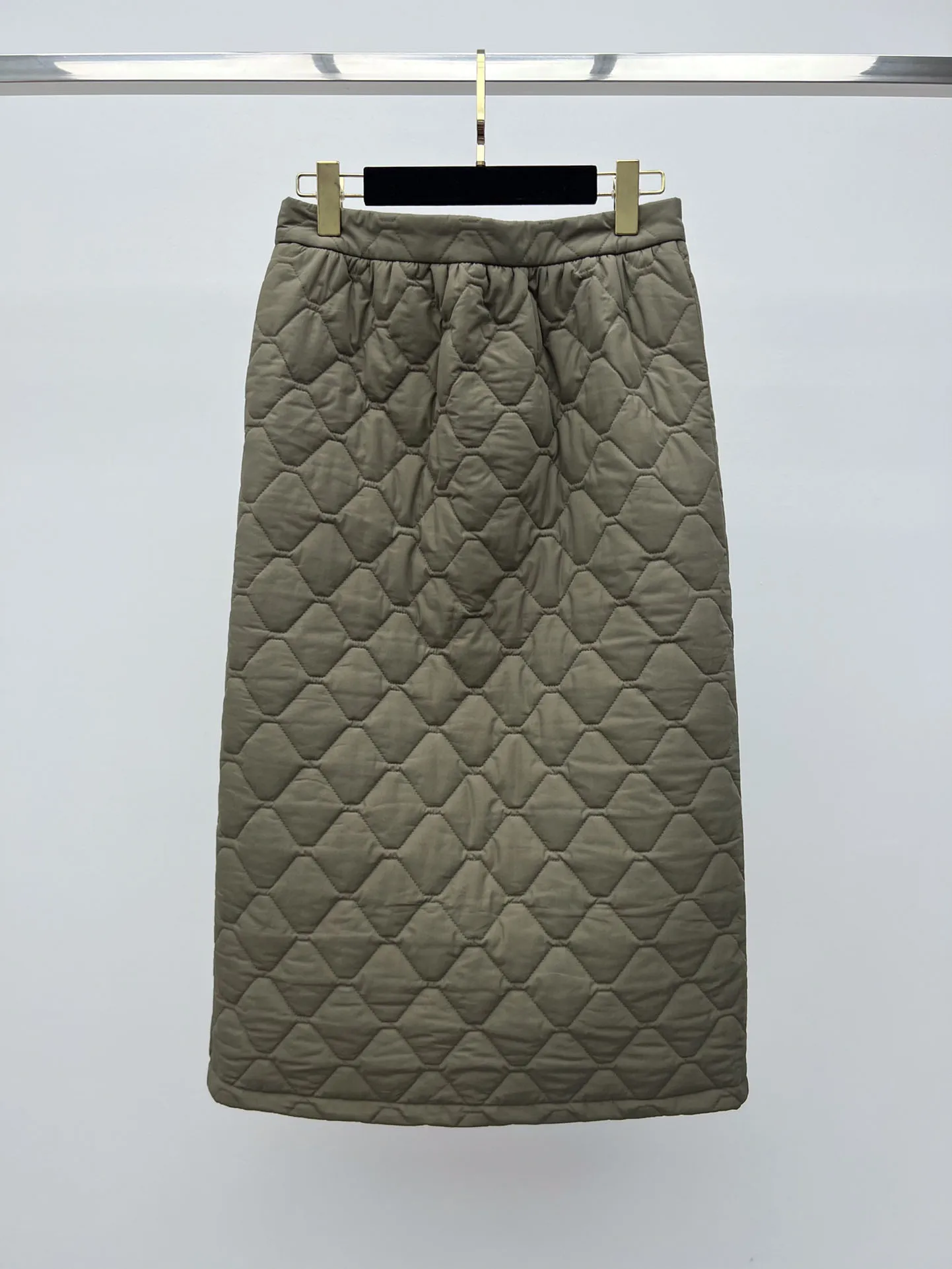 

2024 Spring New Women's Wear Rhombic Quilted Straight Slit Skirt Back Zipper Closure Design0127