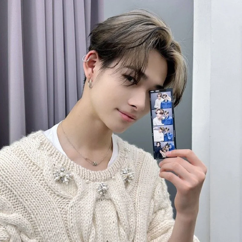 8Pcs/Set Kpop Idol JUNGWON HEESEUNG JAY Funny 4-Piece Grid Selfie Double-Sided Bookmark Card JACK SUNGHOON SUNOO NI-KI Fans Gift Bookmark Postcard