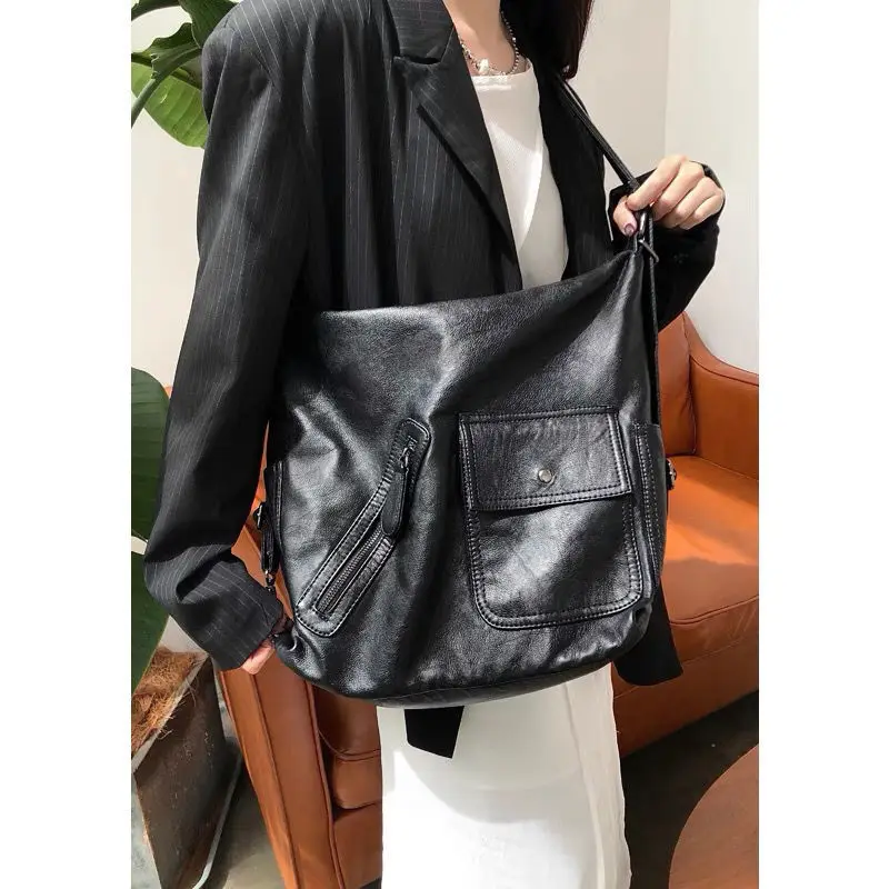 

Женская винтажная дорожная сумка через плечо, черная вместительная сумка через плечо Y2k, дизайнерские женские сумки в стиле панк и гранж, мотоциклетный стиль