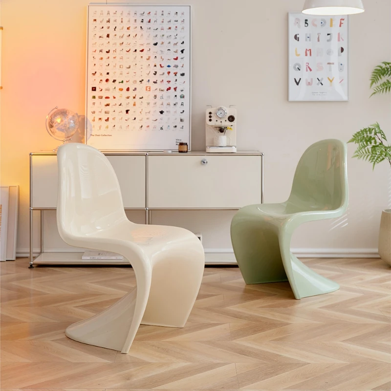 

Ergonomic Plastic Living Room Chairs Fashion Designer Unusual Reading Sitting Room Chairs Multifunction Sandalyeler Furniture