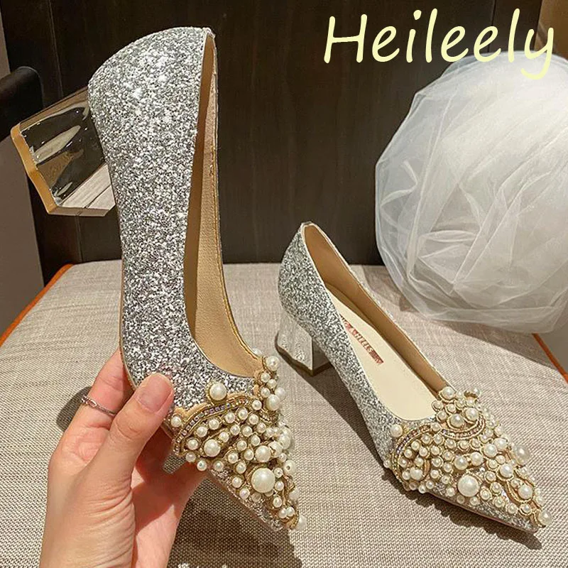 

Женские туфли-лодочки с острым носком, на блочном каблуке 3 см