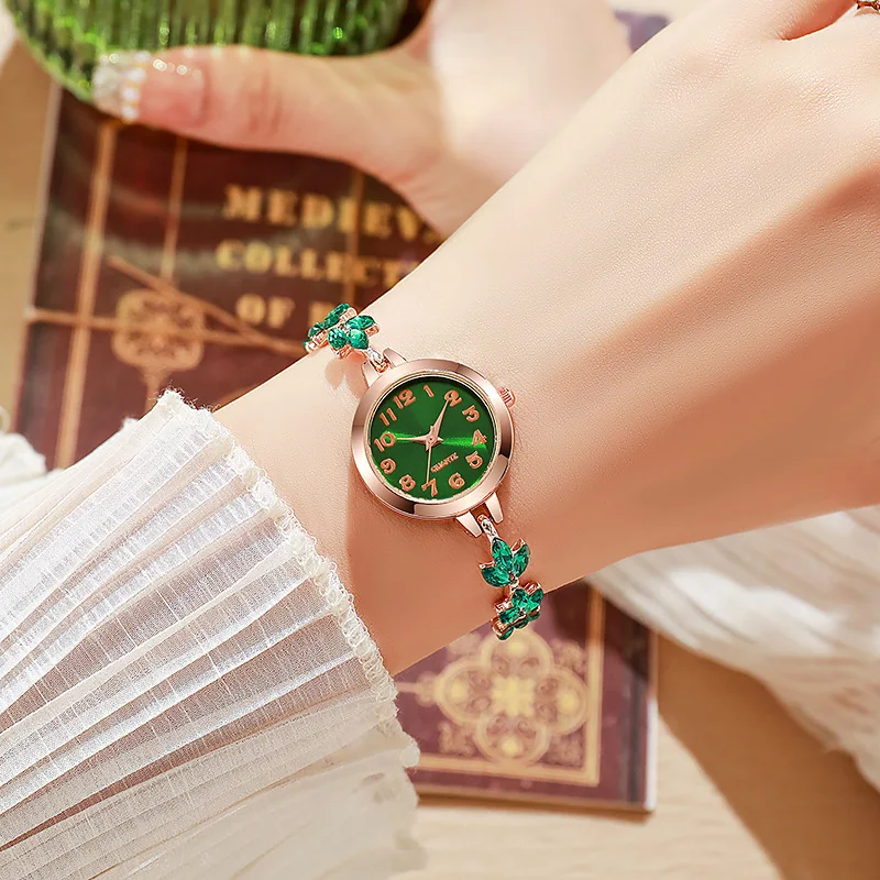 Women's watch, fashionable and simple temperament, clover bracelet, women's watch with diamond inlay, pull-out watch chain