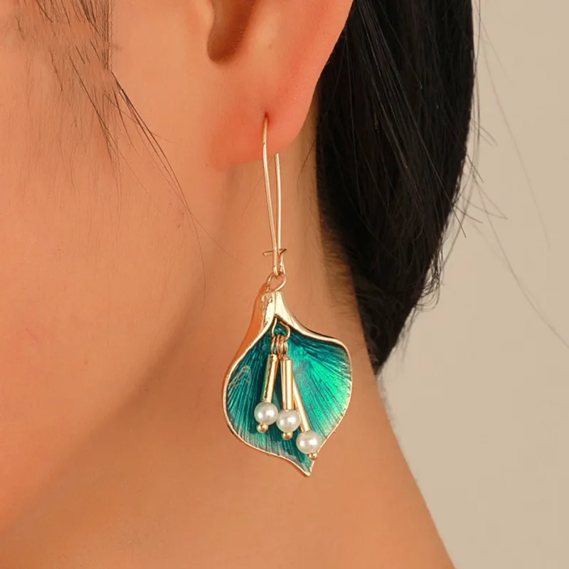 Vintage Tassel Imitation Pearl Flower Drop Earrings for Women Noble Charm Turquoise Calla Lily Flower Earring Party Jewelry Gift