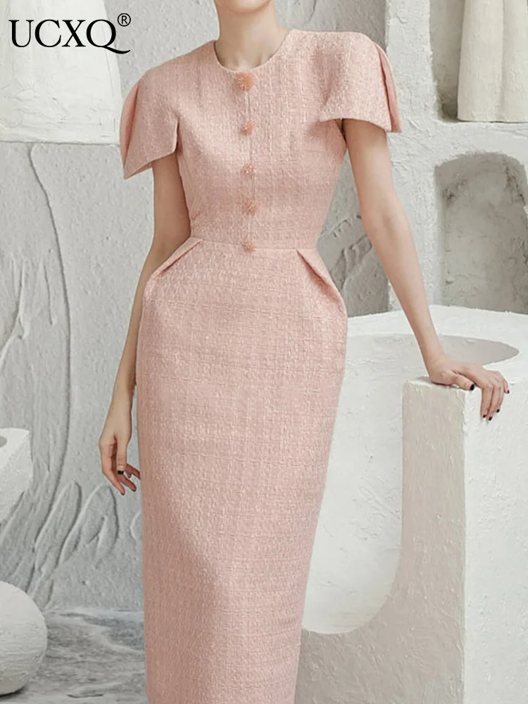 

Женское твидовое платье средней длины, с коротким рукавом и круглым вырезом