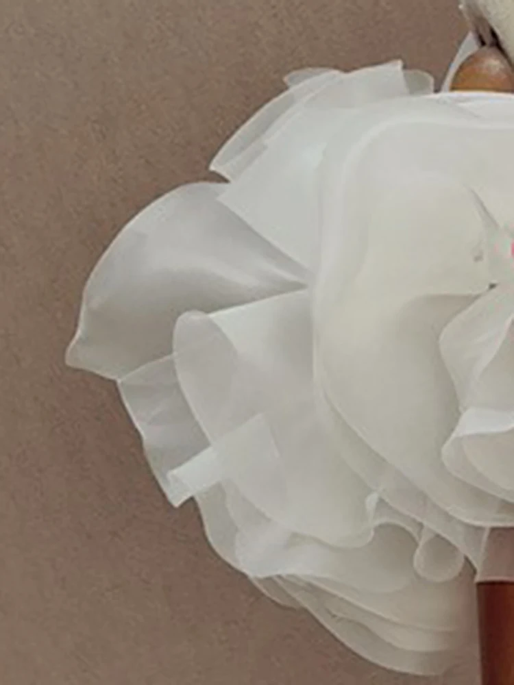 Рисунок 3 - Женские короткие перчатки с пышными рукавами DEAT