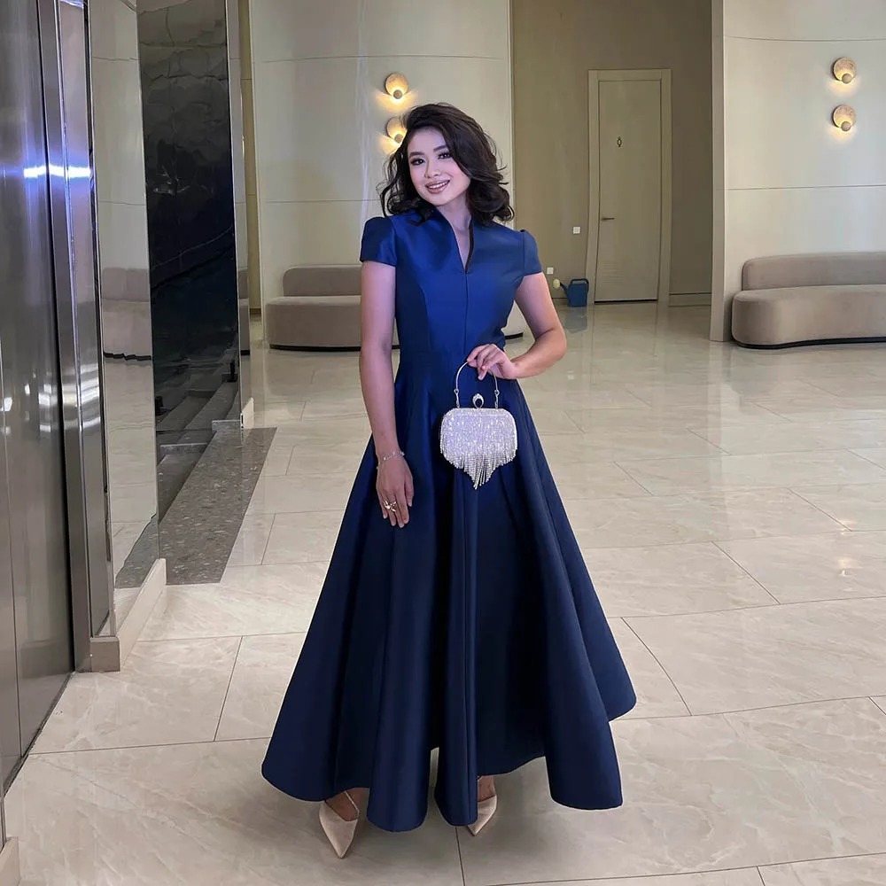 Long Sleeve Sexy Backleess Satin Party Dress Floor Length White Color Evening Party Maxi Celebrity Dress