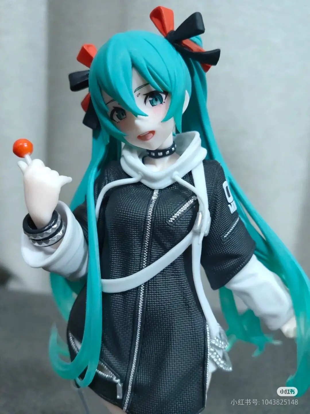 Sc9f7a297223647afb9c1a3e2f393803et - Hatsune Miku Merch