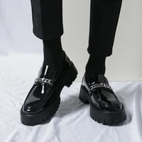 Chaussures en cuir à grosse tête pour hommes, semelles épaisses, taille haute, en cuir verni brillant, décontractées, mocassins à talons épais, chaussures tendance pour coiffeur, nouvelle collection 2
