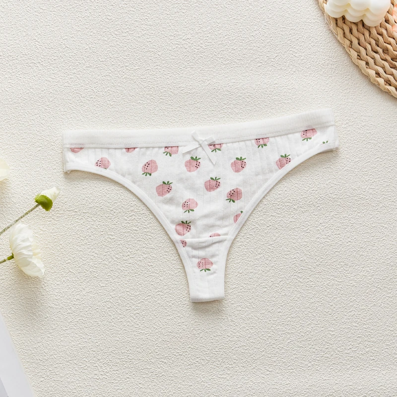 cute bow detail on printed thong