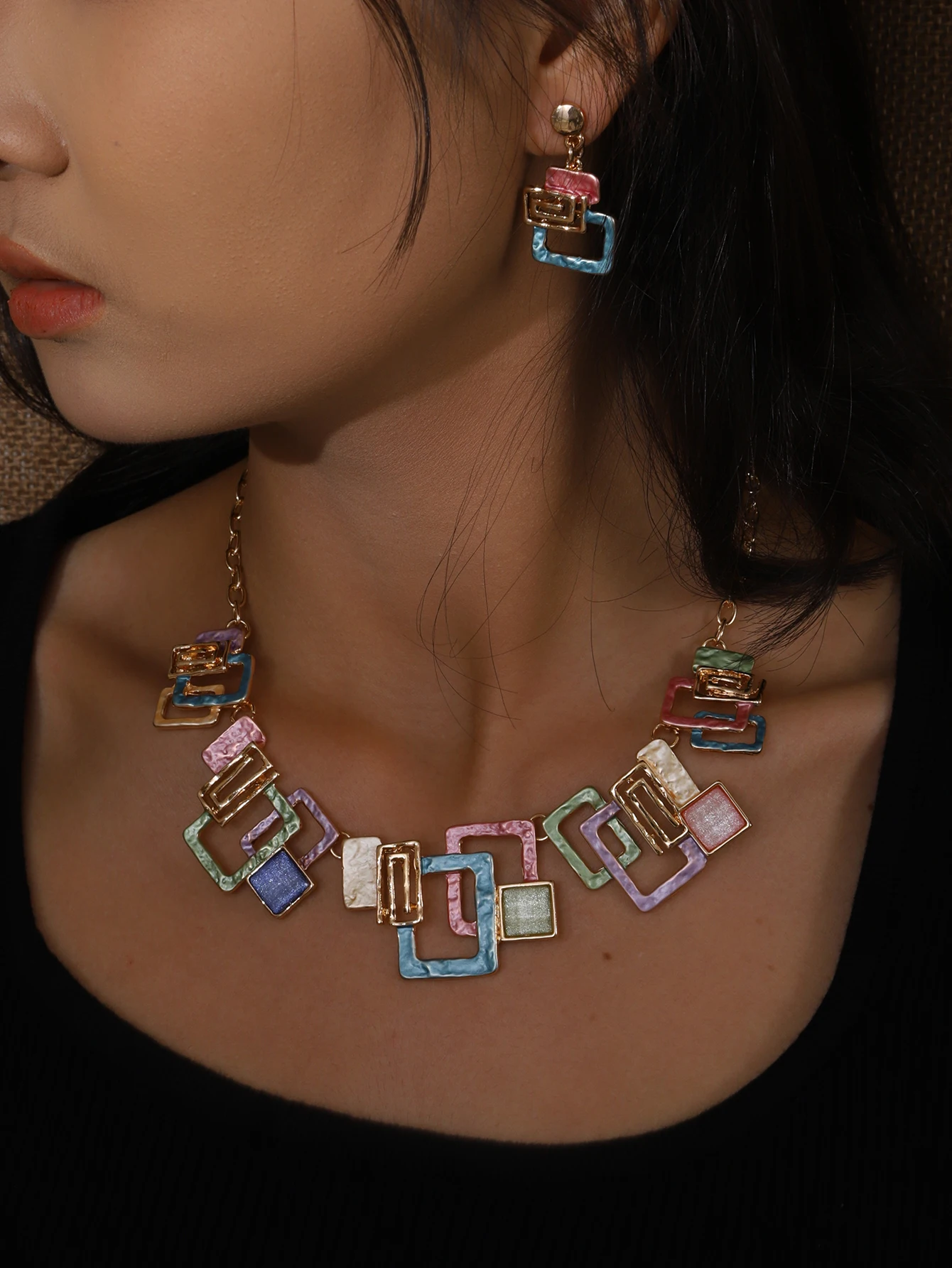 Modisches Boho-Emaille-Schmuckset mit geometrischen Formen für Damen, Accessoires, trendiges, schlichtes Halsketten- und Ohrring-Set, Geschenk für den Alltag, Party, Urlaub – Detail 1