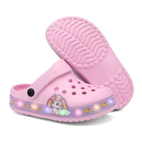 Sandales légères pour filles, chaussures de plage d'été pour enfants, imprimées de dessins animés roses, antidérapantes, Design classique, sabots décontractés pour enfants 5