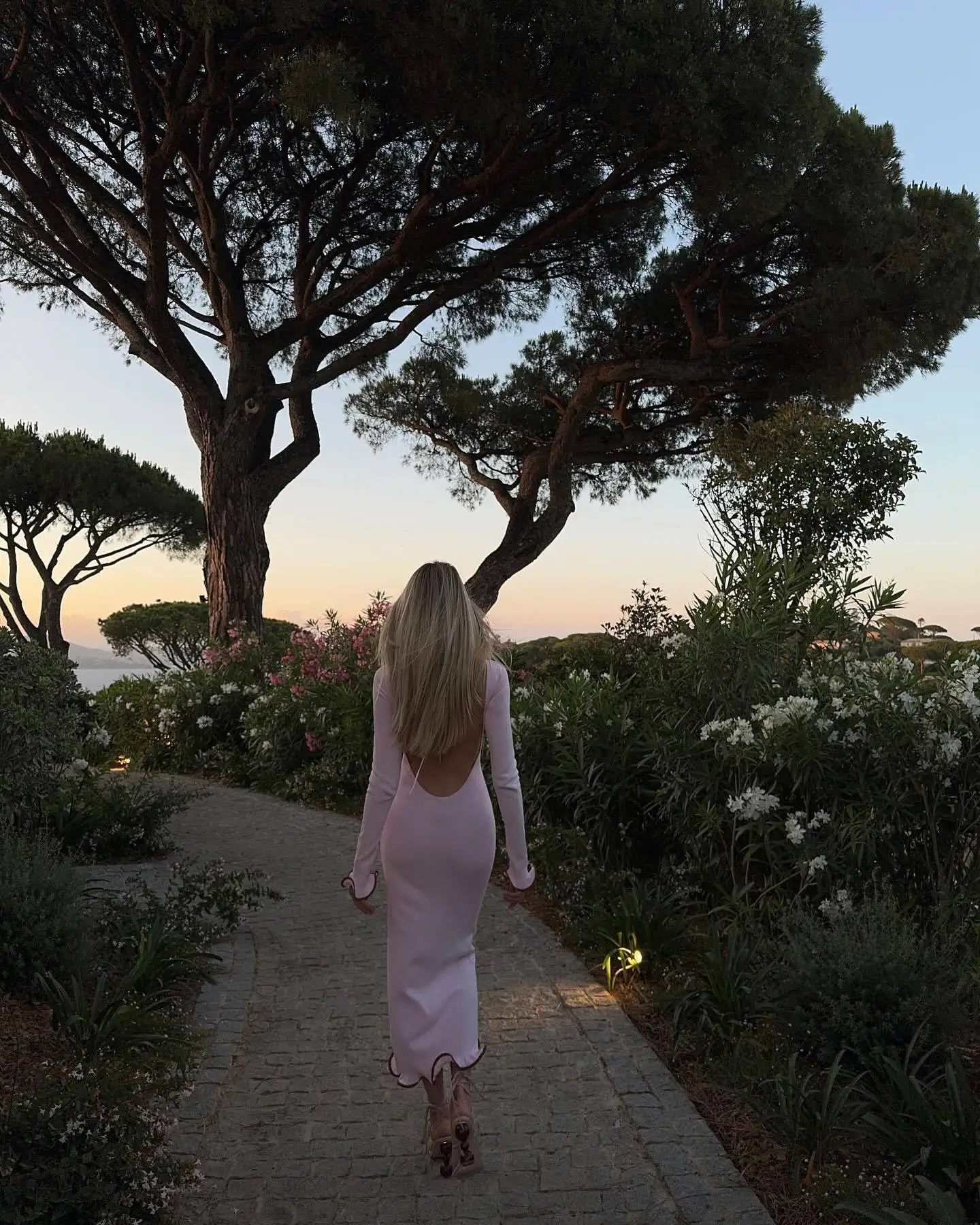 Knit Sweater Ruffled Long Dress Women Backless Fashion Ribbed Long Sleeve Elegant Party Dress Female Knitwear Autumn Dress