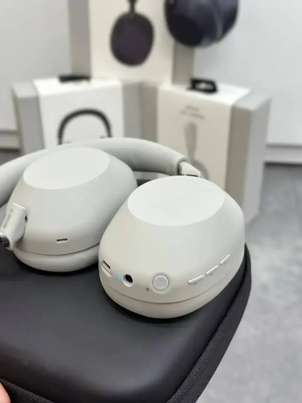 รูปสินค้า หูฟัง Sony WH-1000XM6 ตัดเสียงรบกวน เสียงคมชัด ใช้งานได้นาน 30 ชม.