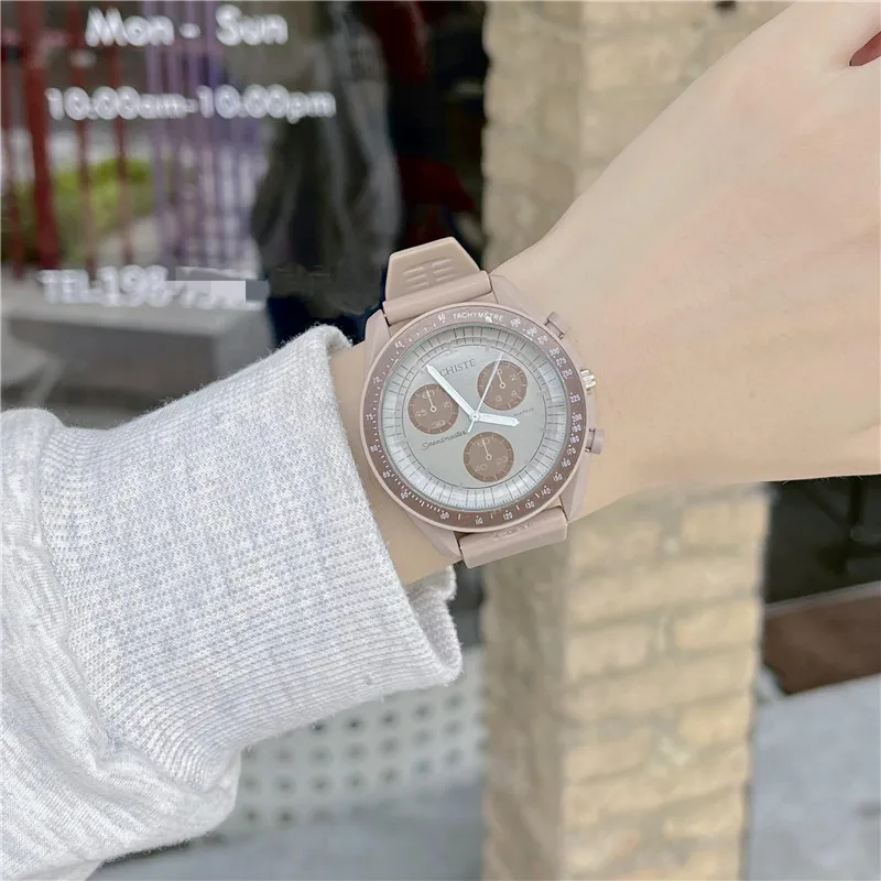 

Fashion Round Quartz Three Dial Casual Wrist Watches Rubber Strap Fashionable Clock Waterproof Wristwatch for Women