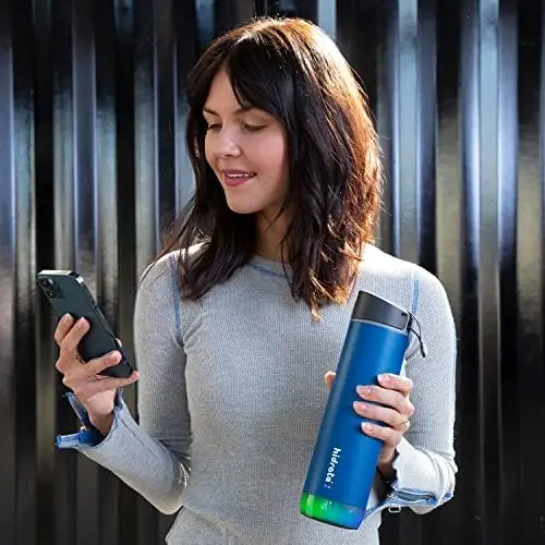 https://ae01.alicdn.com/kf/Sca00675ad250407fb07ff3f274de5e1bO/Spark-PRO-Smart-Water-Bottle-u2013-Insulated-Stainless-Steel-u2013-Tracks-Water-Intake-with-Bluetooth-LED.jpg