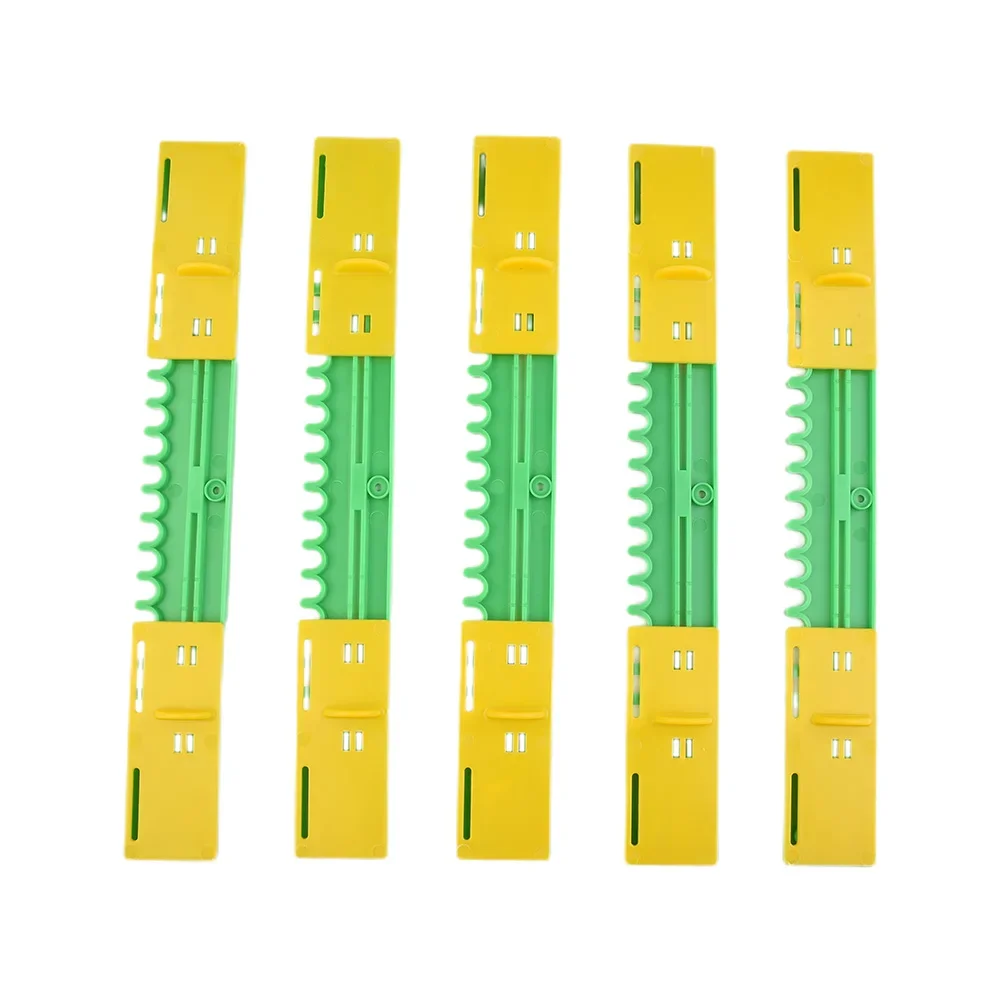 

Durable Accessories Fashion High Quality Hot Popular Practical Beehive Doors Beekeeping Box Nest Gate Plastic Bee