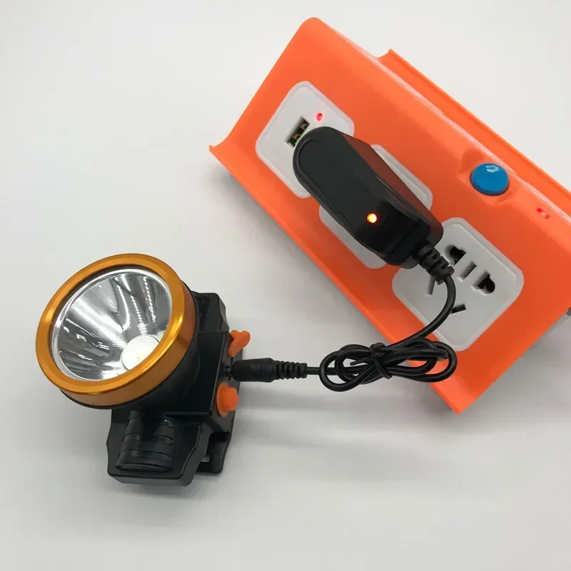스마트 충전기 손전등 EU/US 3.7v 4.2V 플러그 충전기 18650 리튬 배터리 전조등 범용 직접 충전 DC3.5mm DC5.5mm