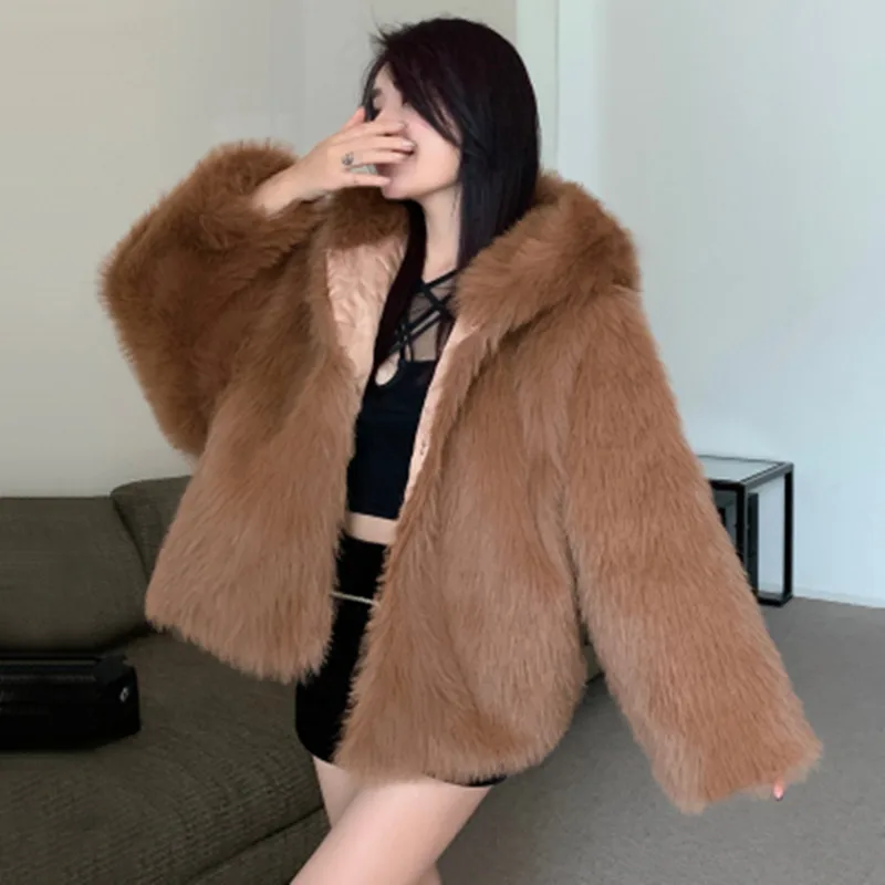 

2023 Fall Winter Fashion Fried Street Faux Fur Loose Short Coat Women Hooded Covered Button Batwing Sleeve Soft Plush Outwear