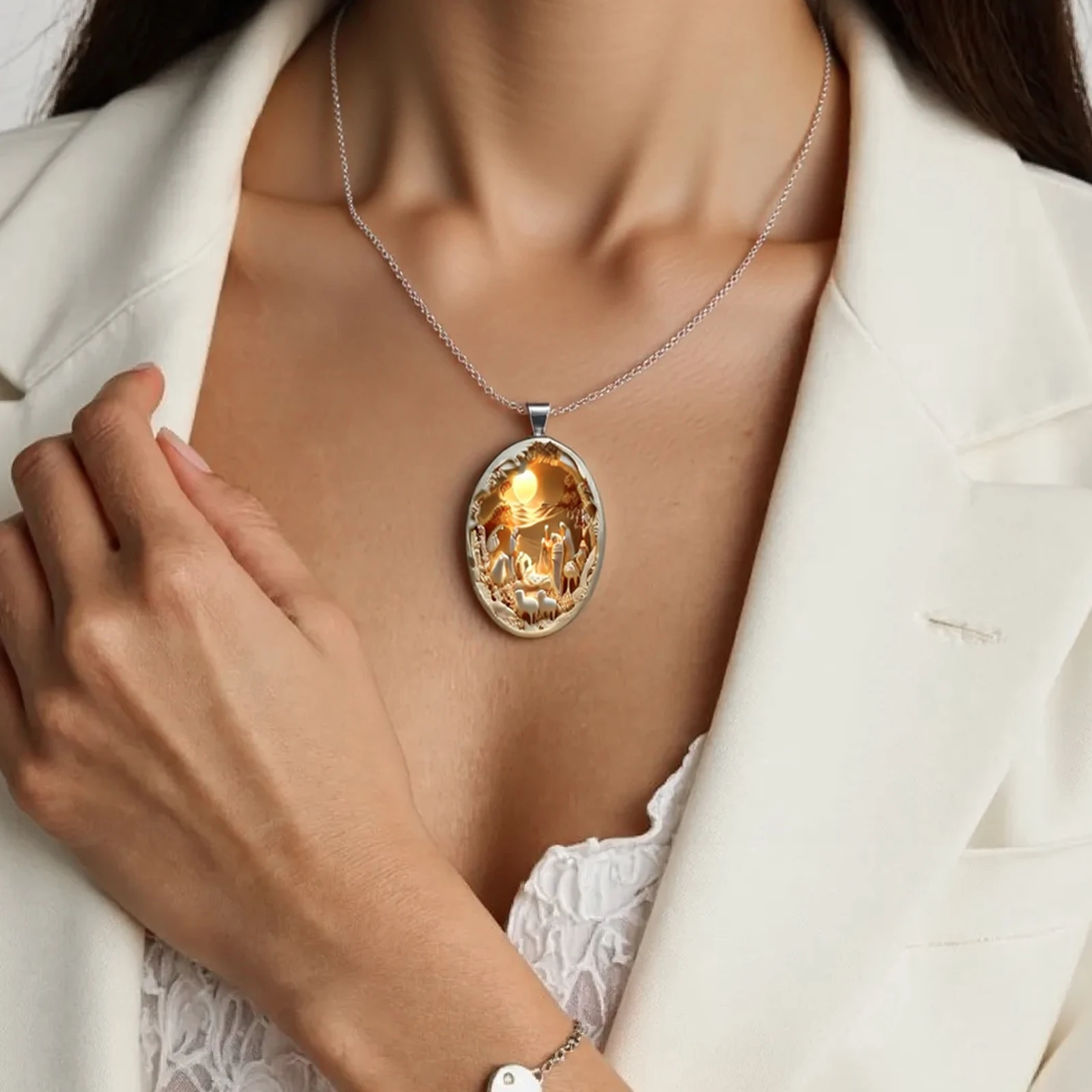 Elegant Oval Pendant Necklace with Mary Joseph & Youngsters Jesus Jesus Nativity Pendant Necklace for Men and Women