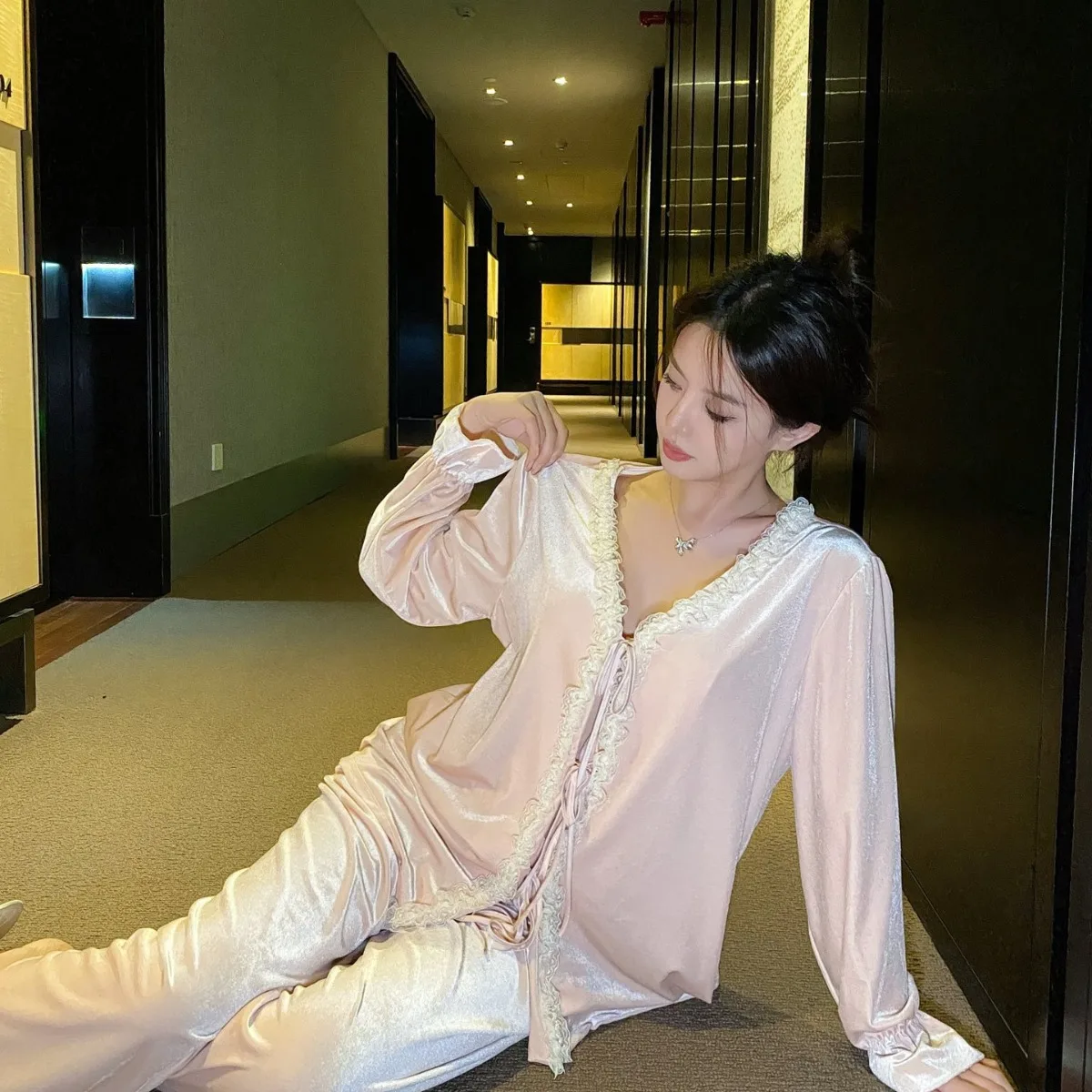 Wild Rose Golden Velvet Pajamas V-neck Lace Long Sleeve Two Piece Korean Edition Lace up Cardigan Home Fur
