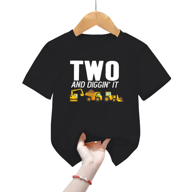 Camisetas familiares a juego con excavadoras para cumpleaños Camiseta divertida con el equipo de construcción "Two and Diggin It" Traje a juego para cumpleaños con camión volquete