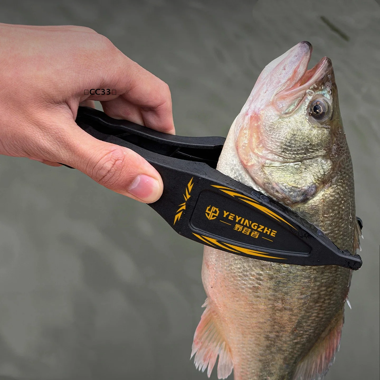 Gripper pêche flottant CC33 - Pince à lèvres avec balance, dégorgeoir et extracteur d'hameçon
