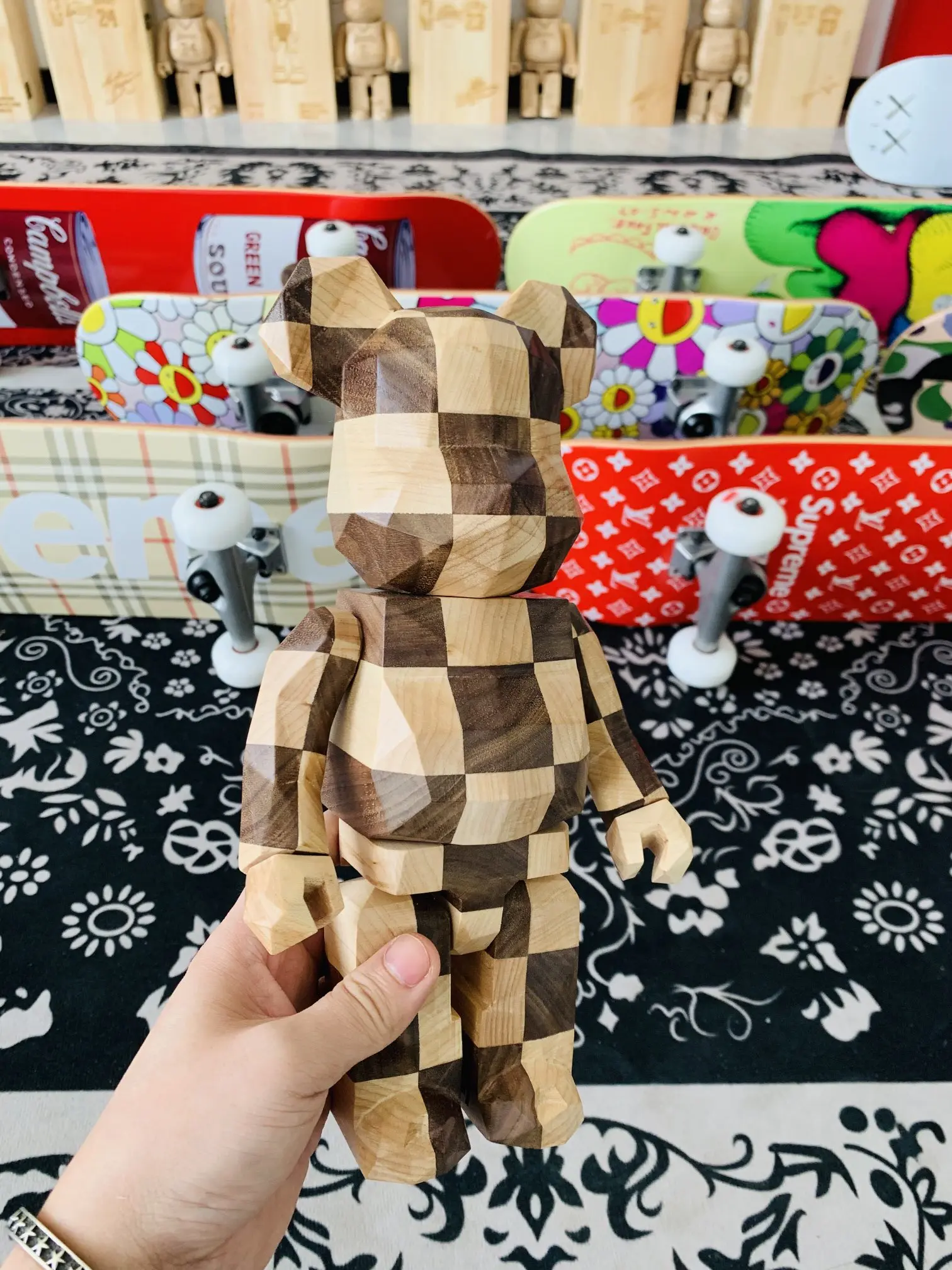 

Bearbrick 400% Wood Karimoku Fragmentdesign Polygon Chess North American Black Walnut Maple Wood 28cm Full Body Articulation