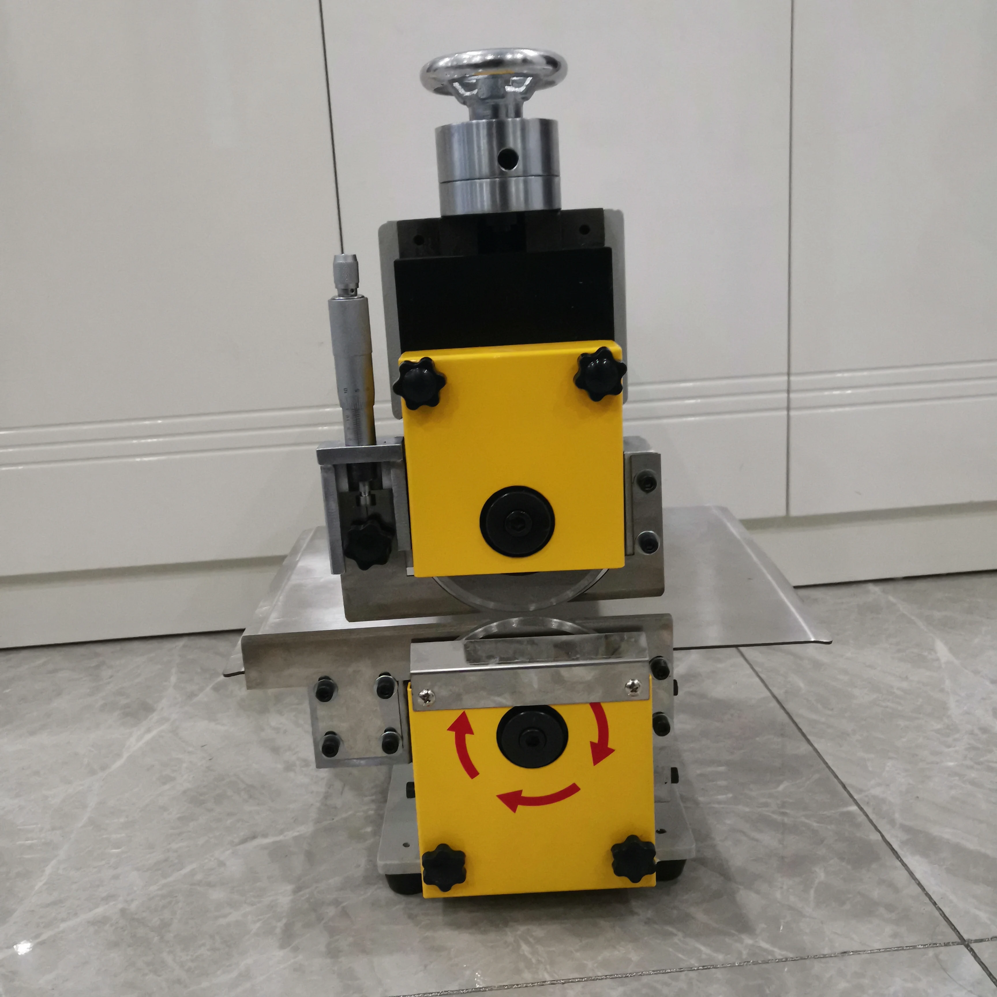 V-cut PCB Cutting Machine Groove Cutter Separator Machine for Pcb Separating 110V/220V detail image 2