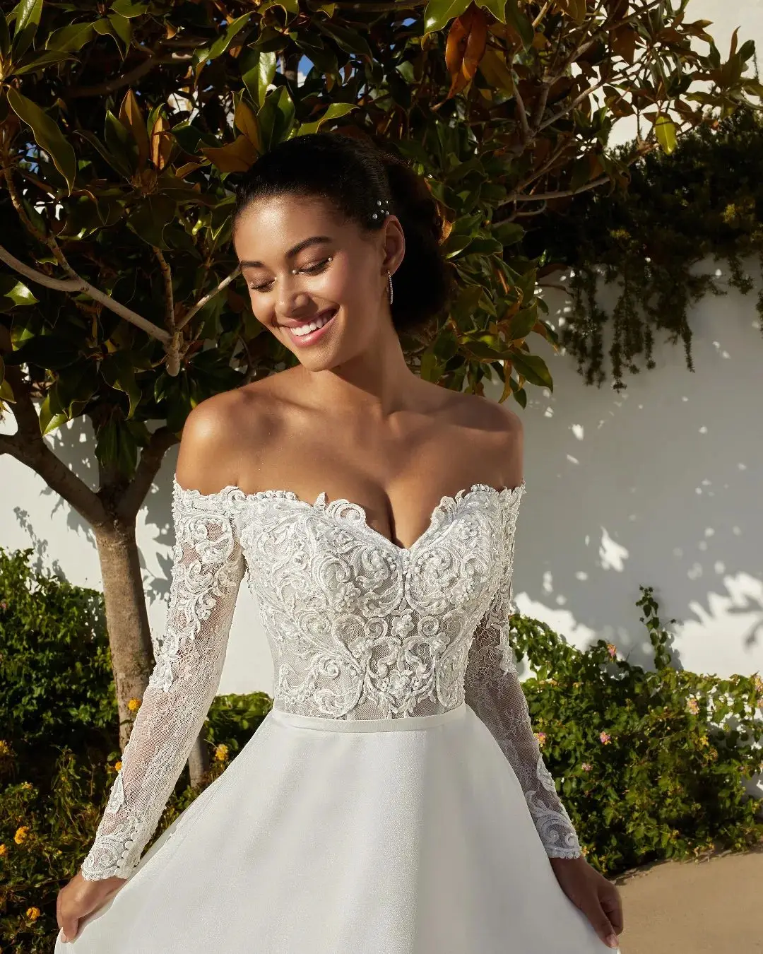 Off The Shoulder Sweetheart Lace Beach Wedding Dress