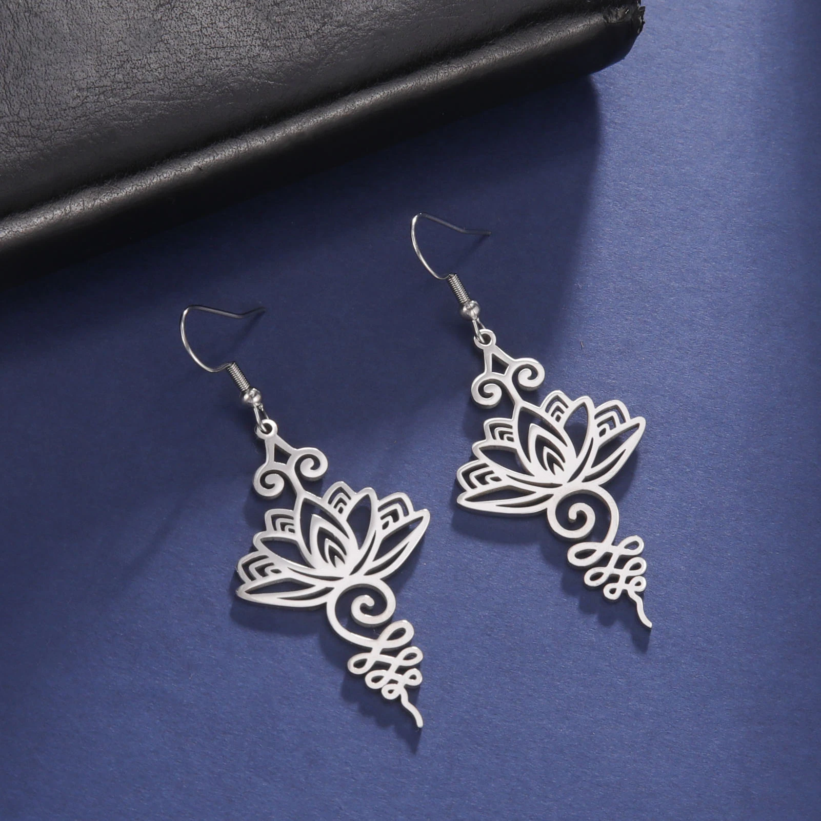 Orecchini A Goccia Con Fiore Di Loto E Pietra Di Luna - Argento Sterling 925 - Confezione Regalo