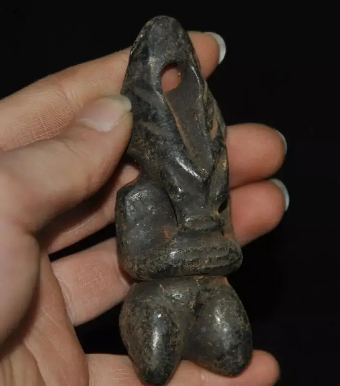Old China Hongshan culture Old black jade carved kneel Sun God Helios Statue 2