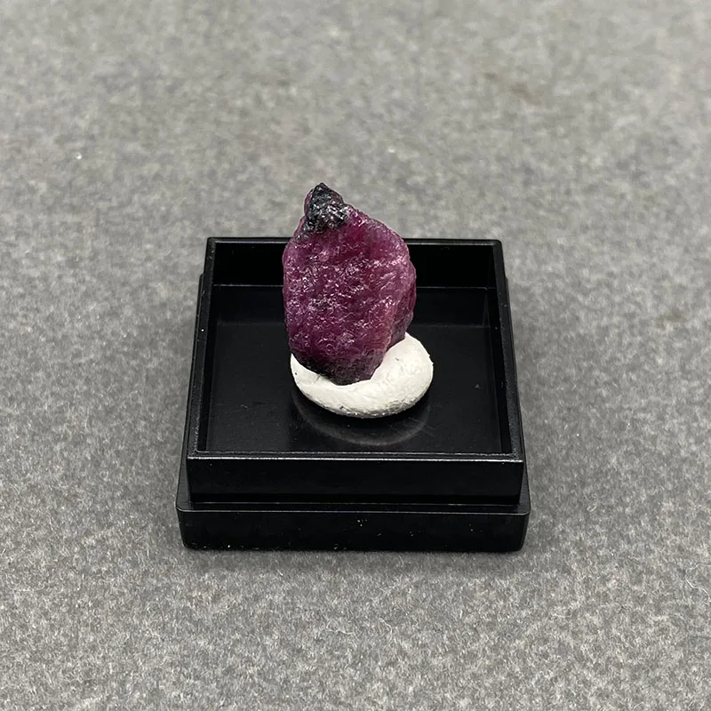 100%  Natural Myanmar ruby Mineral Specimens Stones and Crystals Healing Crystal   +Box size:27*27*25mm