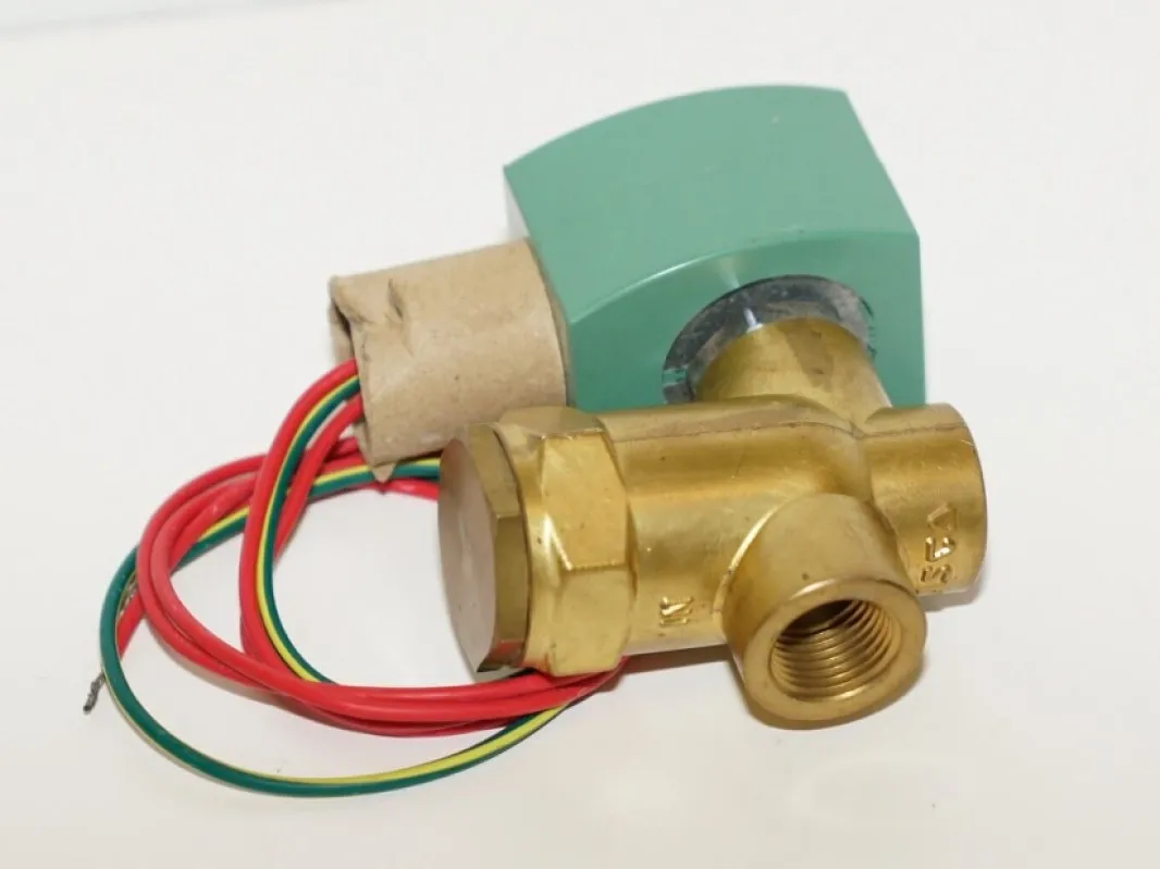 

Оригинальный аутентичный электромагнитный клапан 8223G003 220VAC 24VDC