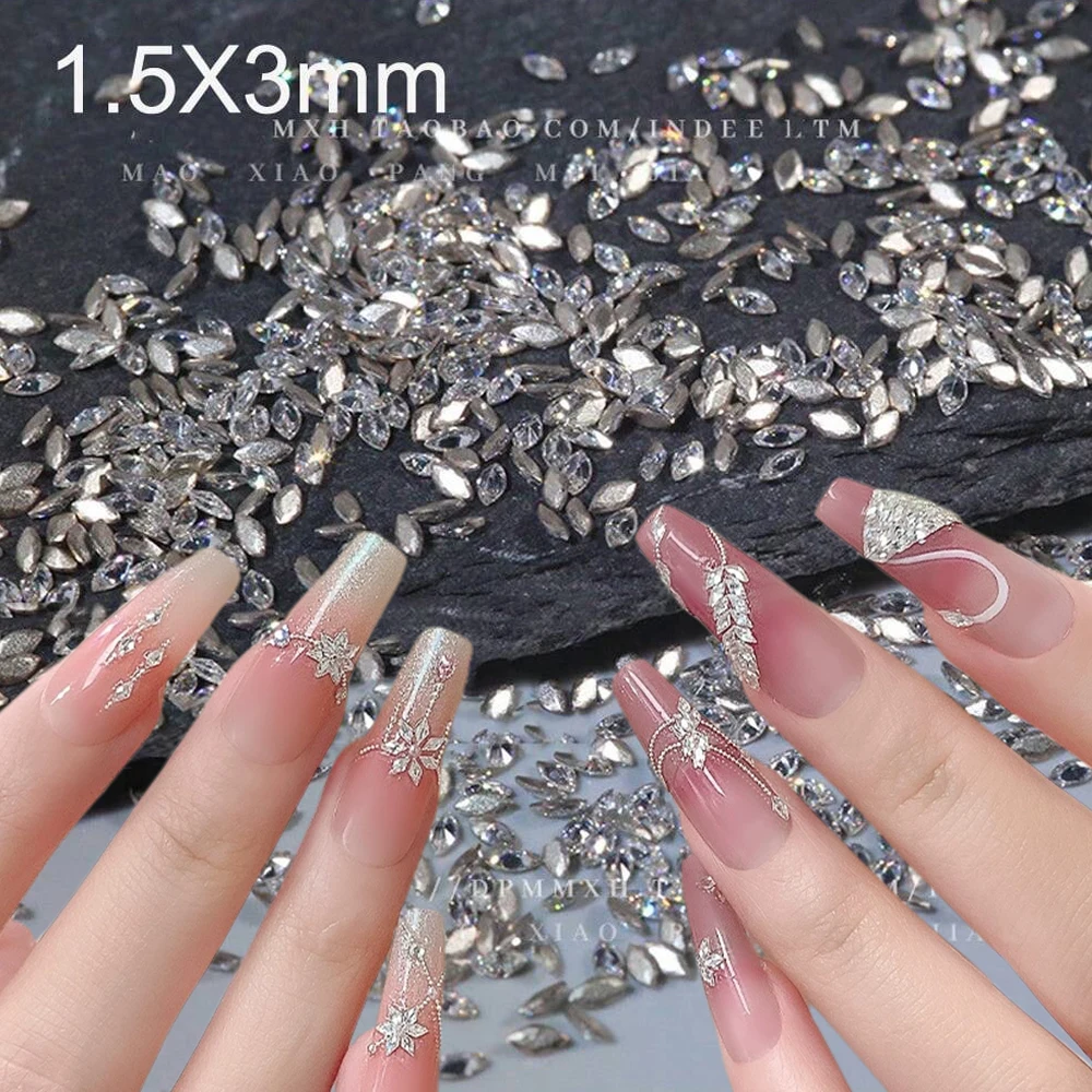 100pcs Sparkling Rhinestone Nail Art for Glamorous Nails