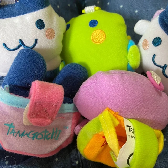 Peluches y llaveros de Pou, el Tamagotchi de nuestro siglo